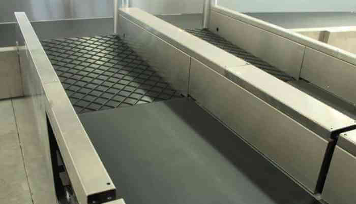 In-motion conveyor weighing system Image