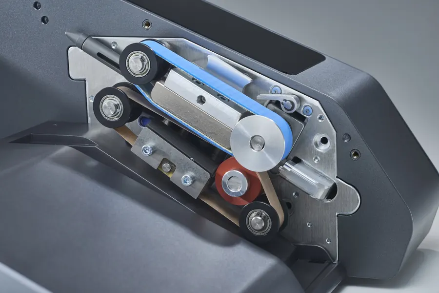 Floeter AirWave2 internal mechanism close up for air cushion packaging UAE